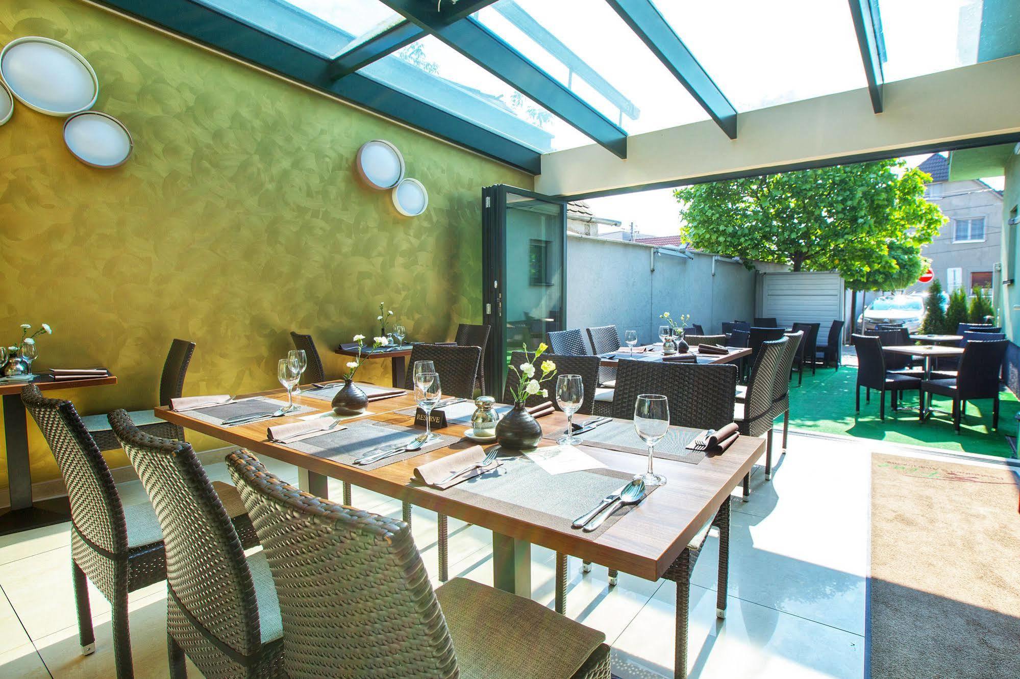 Fine Restaurant & Apartments 말라츠키 외부 사진