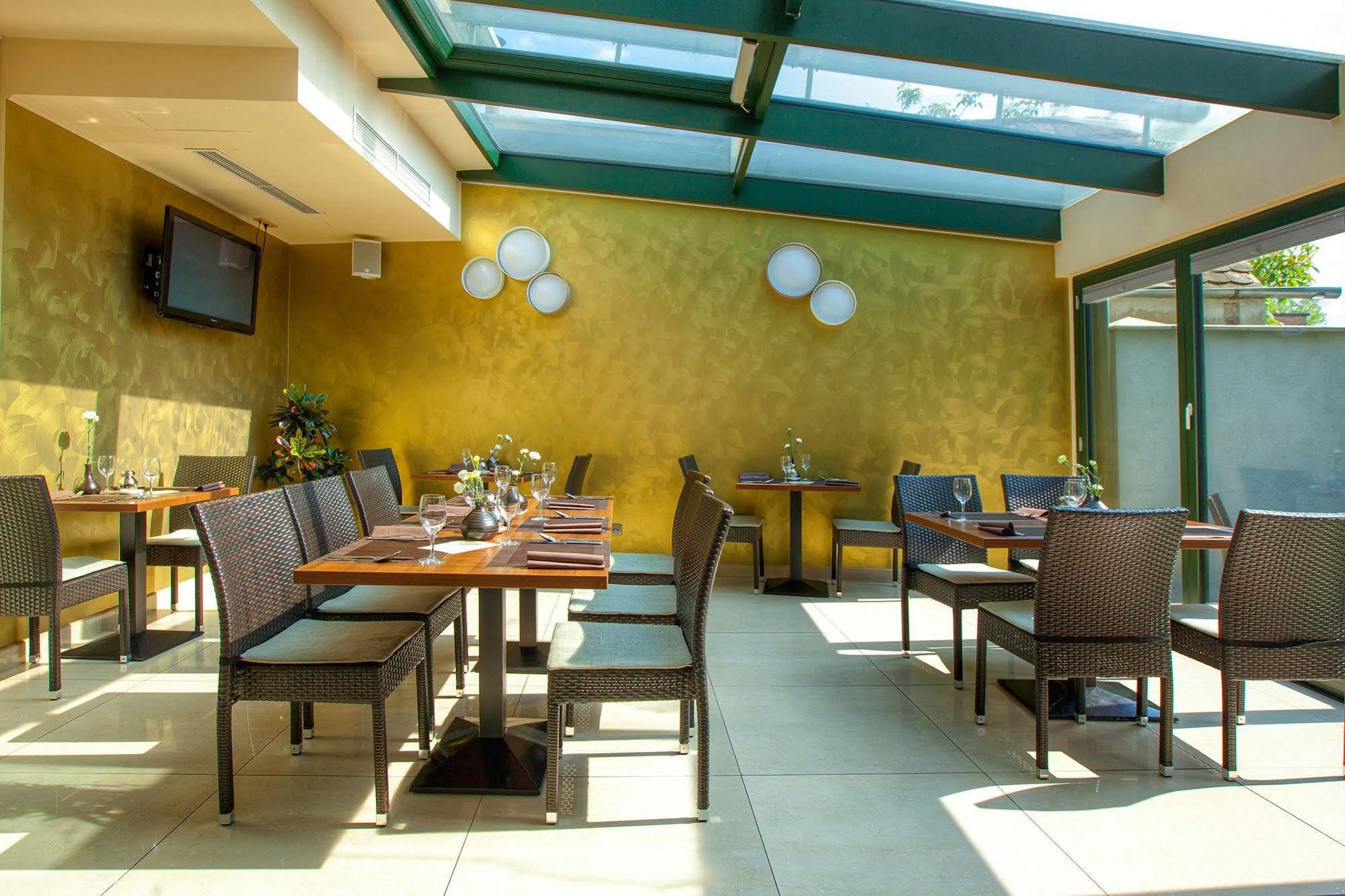 Fine Restaurant & Apartments 말라츠키 외부 사진