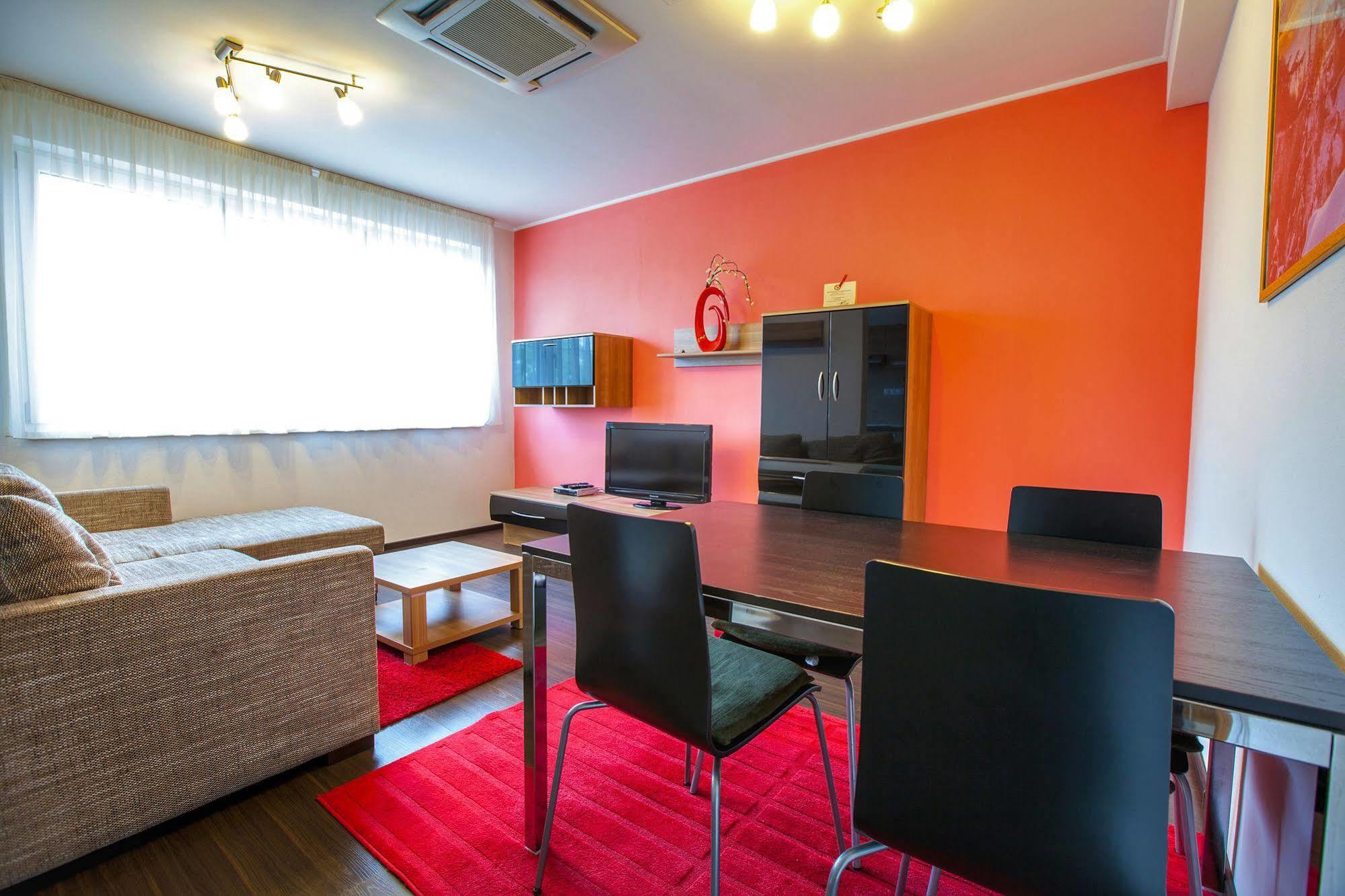 Fine Restaurant & Apartments 말라츠키 외부 사진