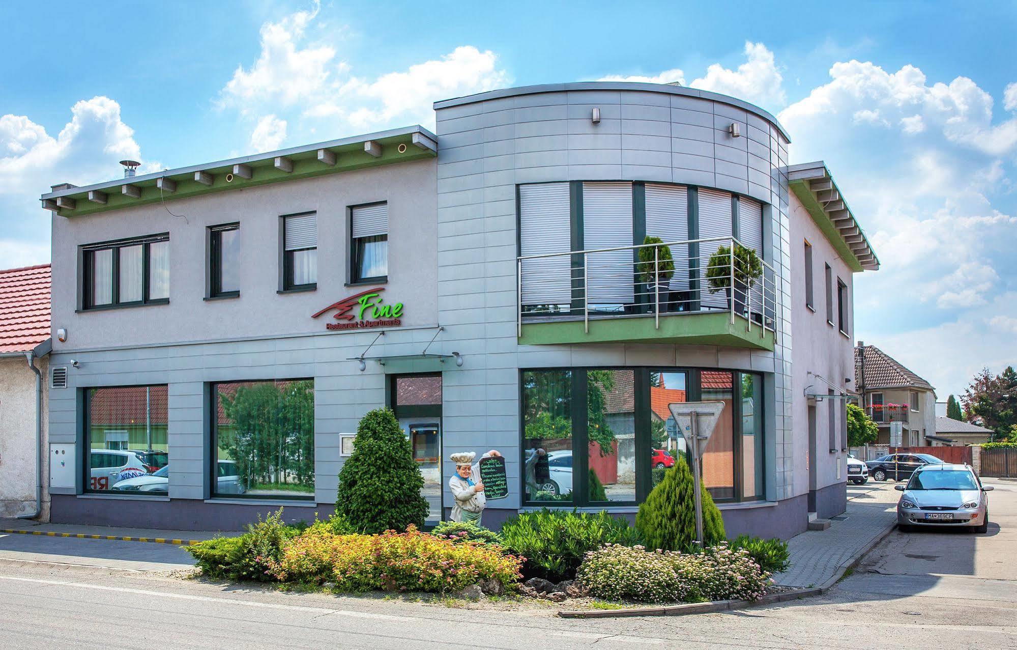 Fine Restaurant & Apartments 말라츠키 외부 사진